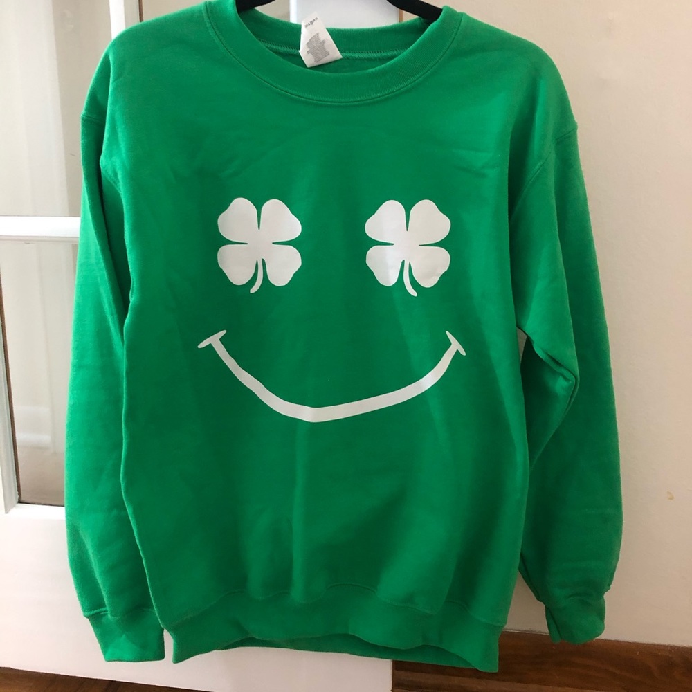 NWOT Shamrock smiley face sweatshirt